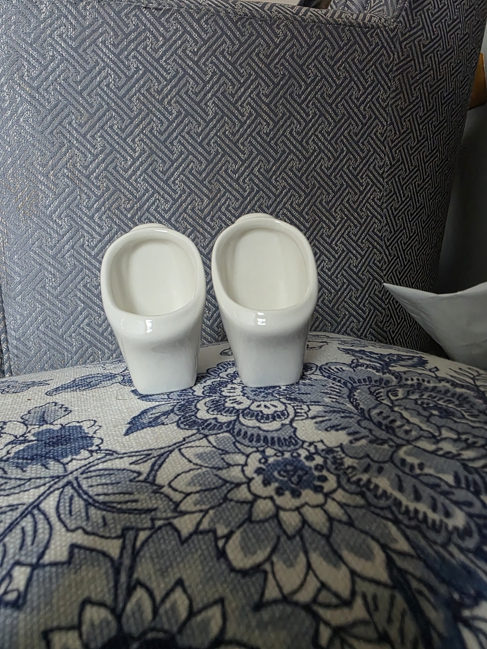 Novelty urinal shot glasses.